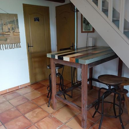 Terre De Boheme Hotel Vestric-et-Candiac Bagian luar foto