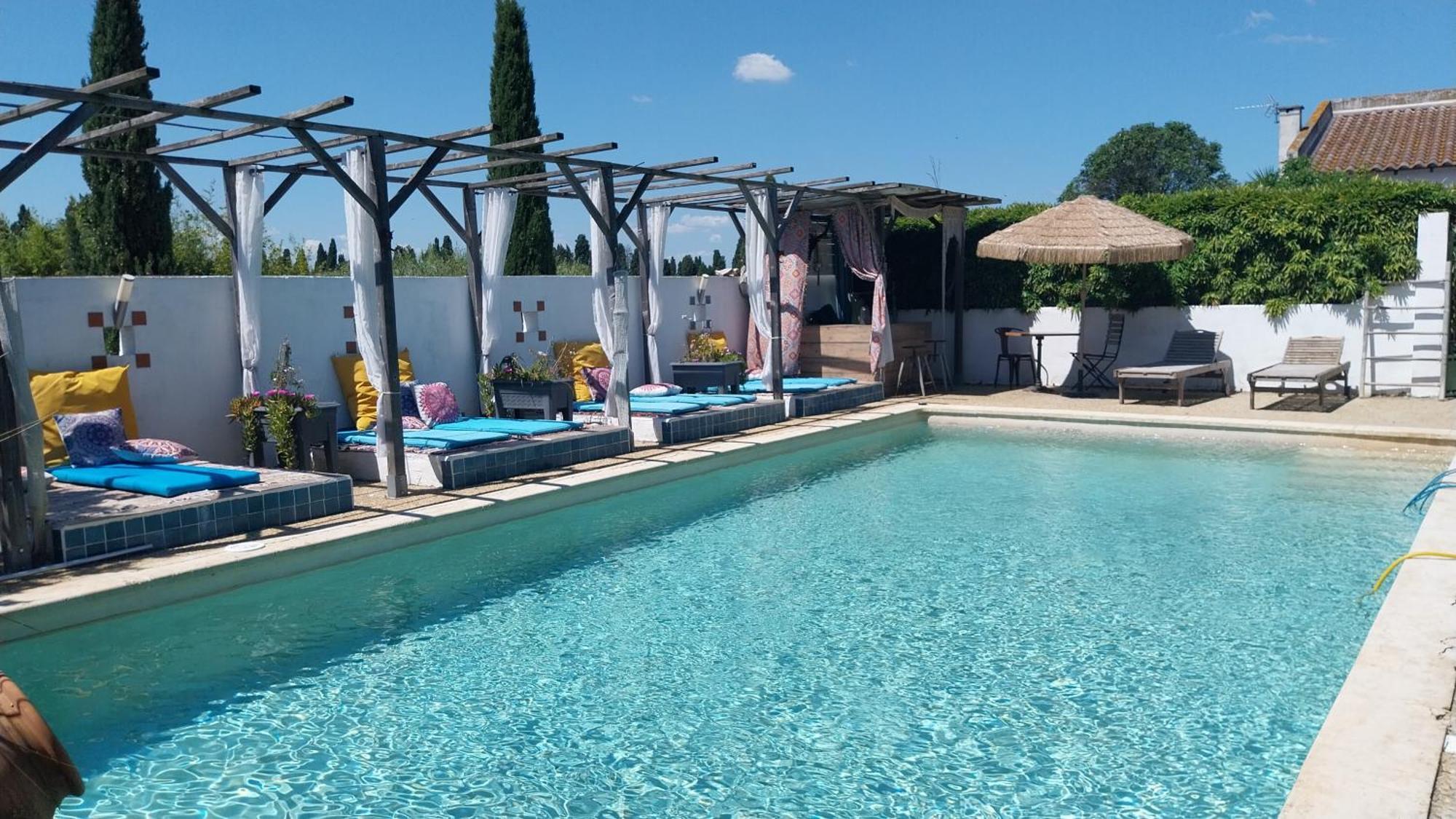 Terre De Boheme Hotel Vestric-et-Candiac Bagian luar foto
