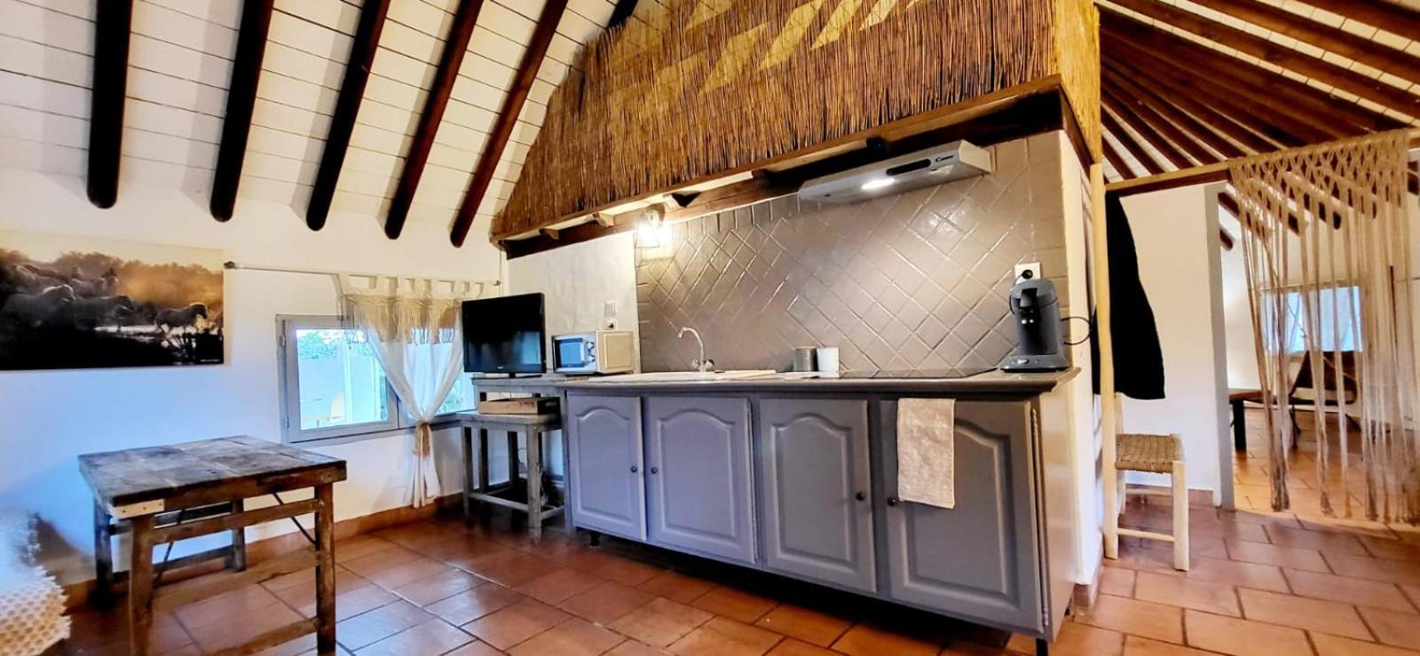 Terre De Boheme Hotel Vestric-et-Candiac Bagian luar foto