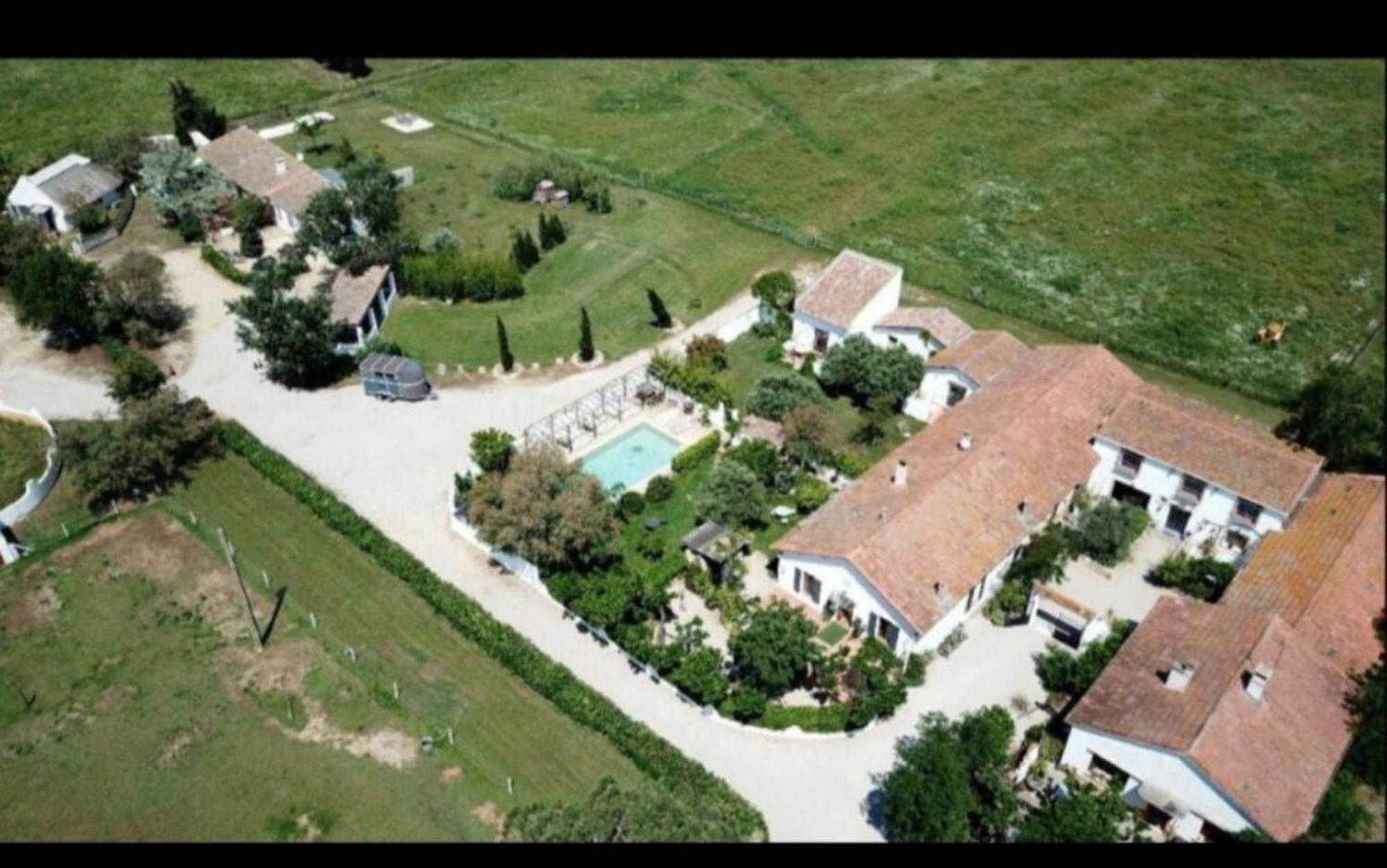 Terre De Boheme Hotel Vestric-et-Candiac Bagian luar foto
