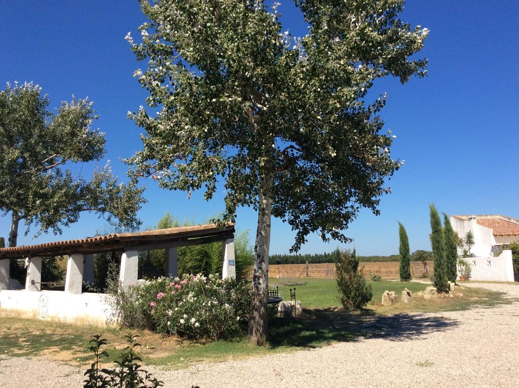 Terre De Boheme Hotel Vestric-et-Candiac Bagian luar foto