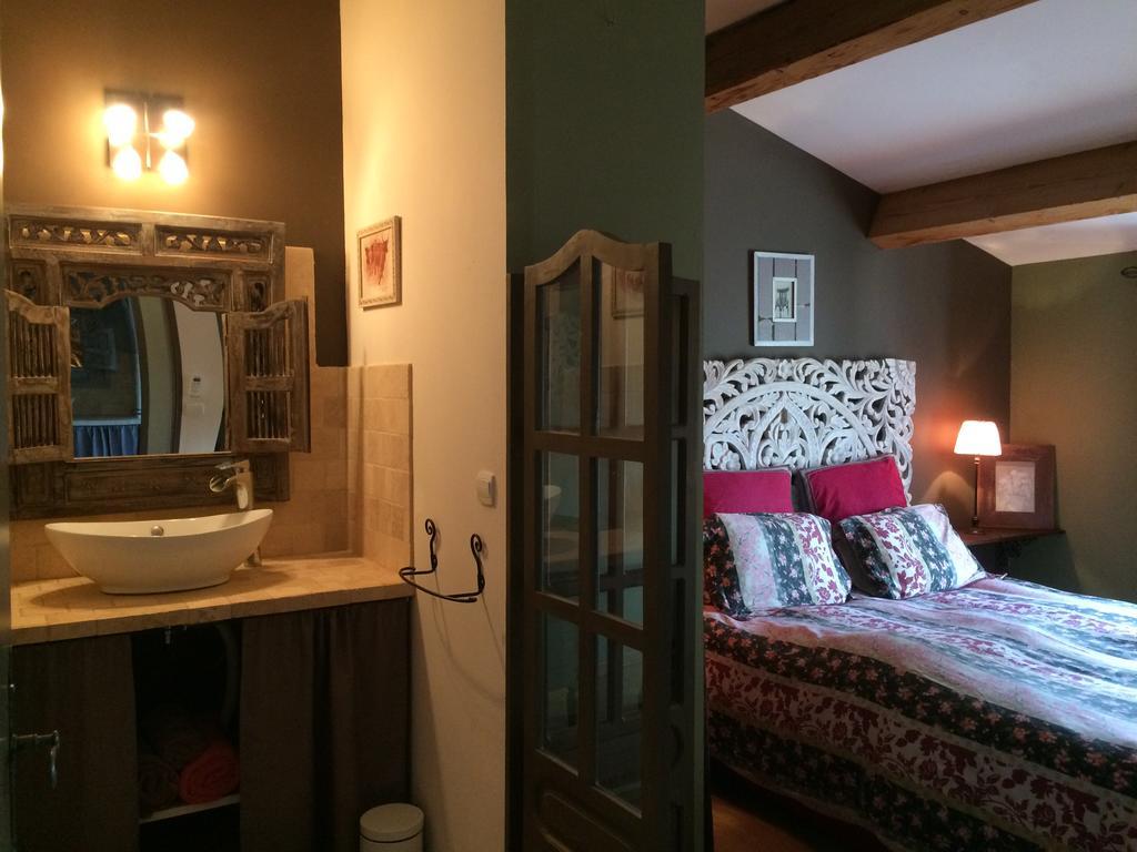 Terre De Boheme Hotel Vestric-et-Candiac Bagian luar foto