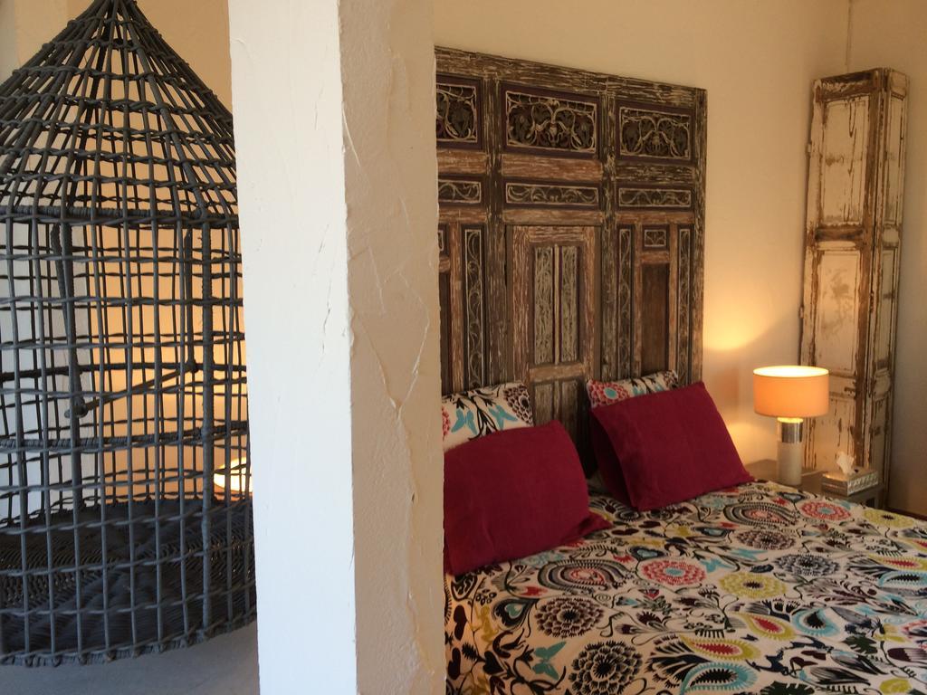 Terre De Boheme Hotel Vestric-et-Candiac Bagian luar foto