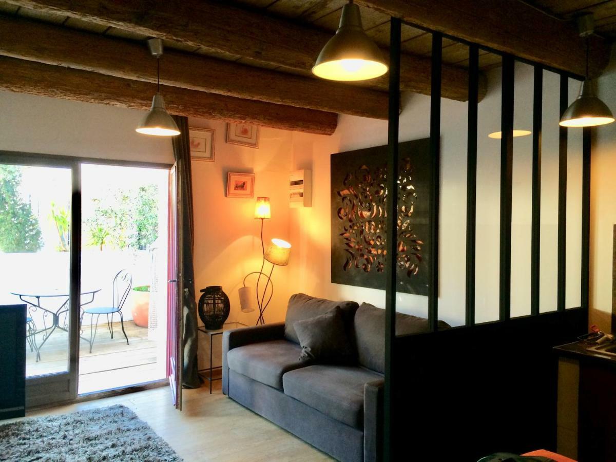 Terre De Boheme Hotel Vestric-et-Candiac Bagian luar foto