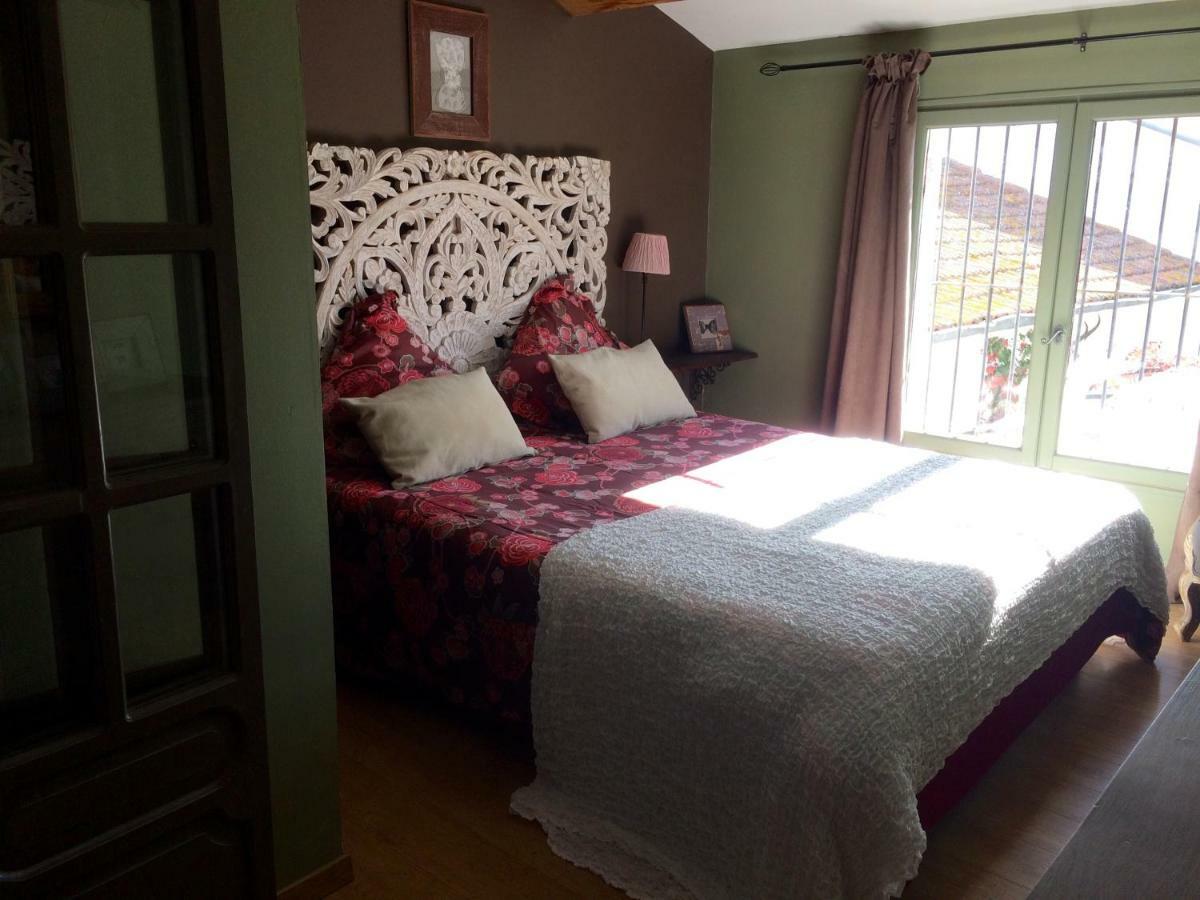 Terre De Boheme Hotel Vestric-et-Candiac Bagian luar foto