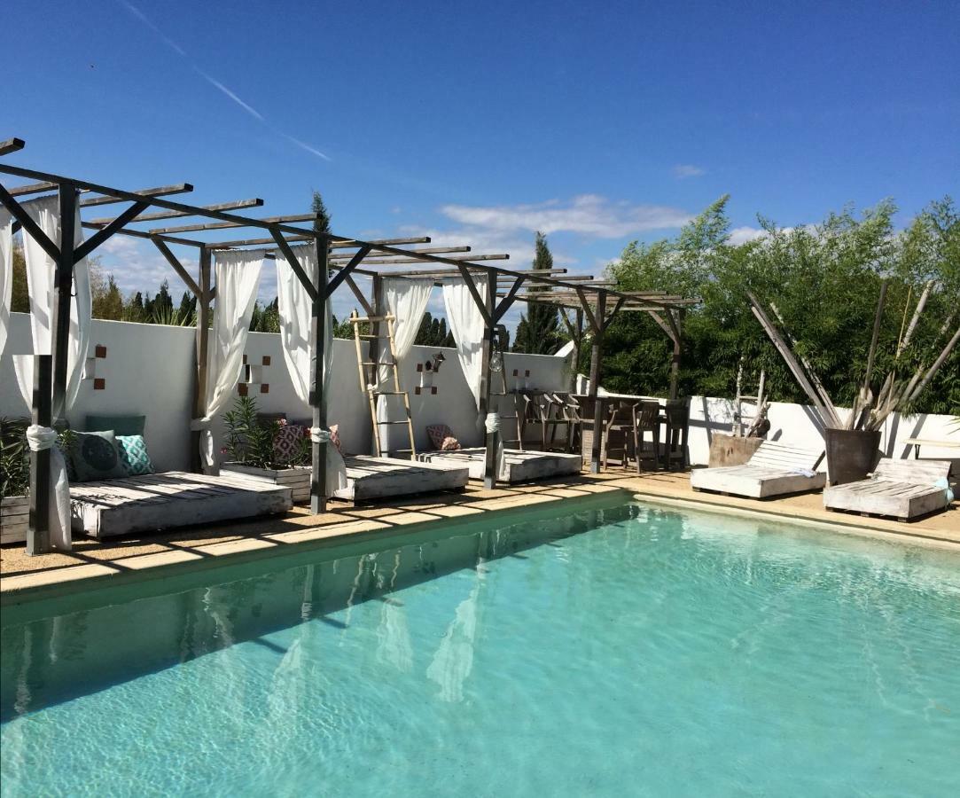 Terre De Boheme Hotel Vestric-et-Candiac Bagian luar foto